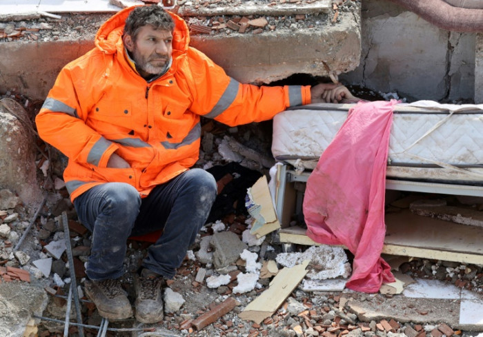 Turkish father's pain symbolises quake tragedy - Vimarsana News