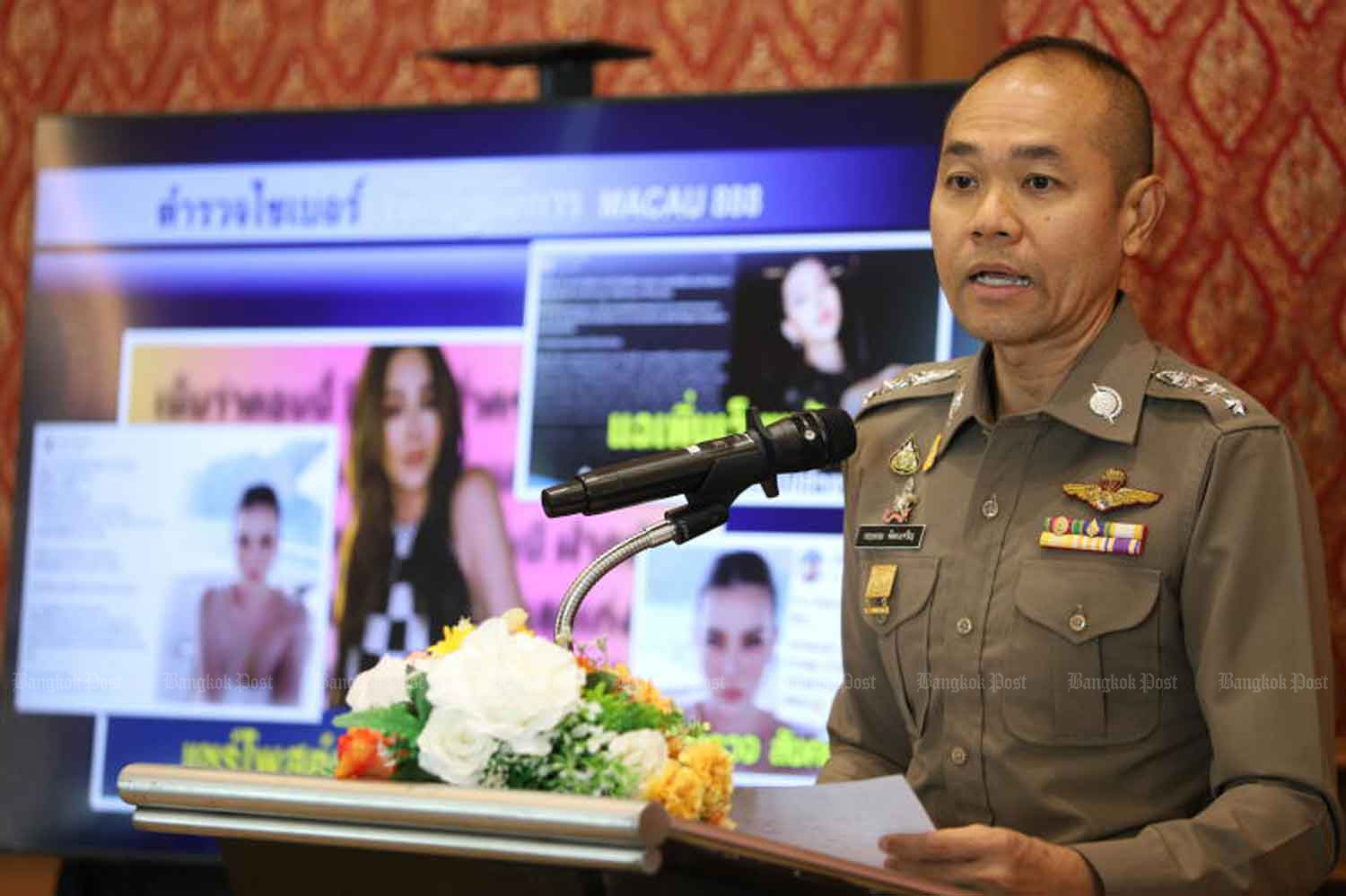 Pol Col Kissana Phattanacharoen, spokesman of the Cyber Crime Investigation Bureau, holds a press conference on police action against an online gambling network at the CCIB headquarters in Nonthaburi province on Wednesday. (Photo: Pattarapong Chatpattarasill)