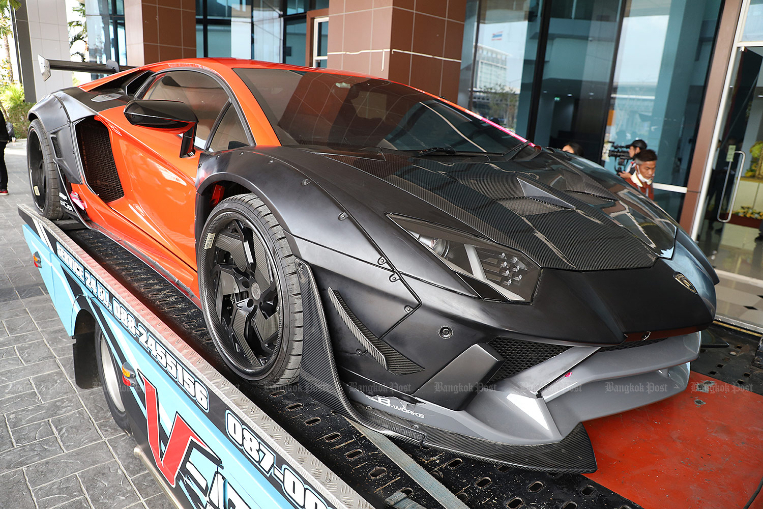 The 40-millionbaht Lamborghini Mad Bull Liberty Walk Aventador V2 is a limited-edition model with only one in Thailand. Its console displays the name ‘Benz Daemon’. (Photo: Pattarapong Chatpattarasill)