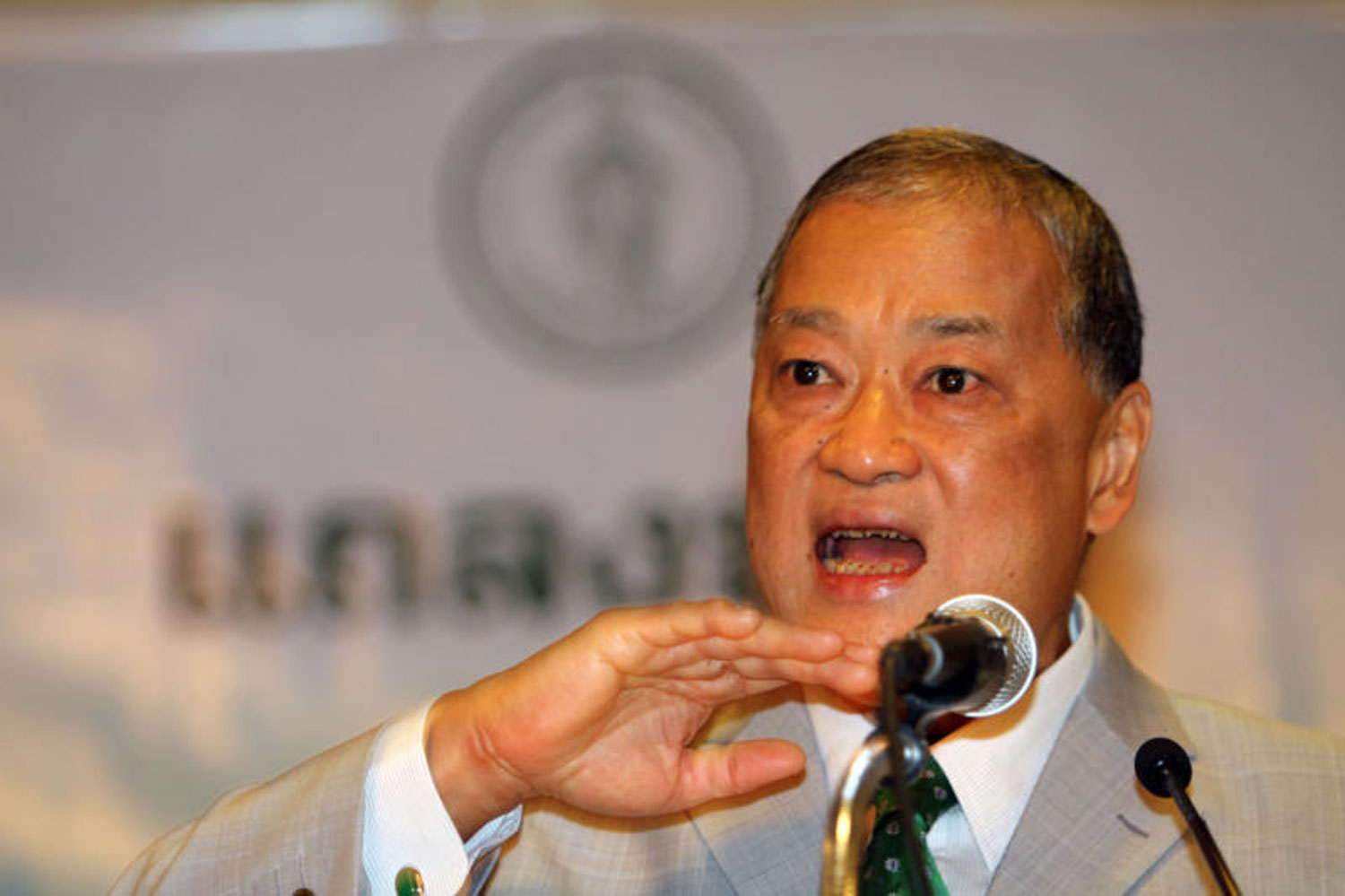 MR Sukhumbhand Paribatra, shown above at a news conference in 2016, is among 13 individuals and entities named by the National Anti-Corruption Commission in connection with alleged irregularities in Green Line extension contracts signed in 2012. (Bangkok Post File Photo)