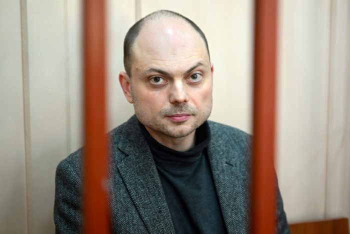 Kremlin critic Kara-Murza goes on trial for treason - Vimarsana News