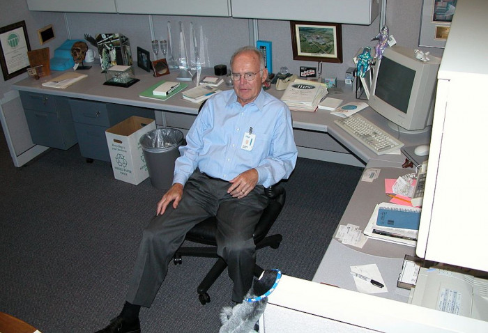 IT pioneer Gordon Moore dies at 94 - Vimarsana News