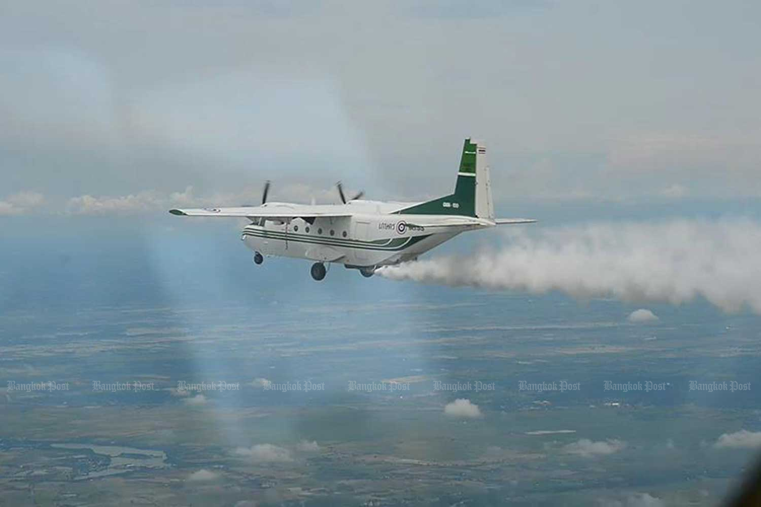 A rainmaking plane is deployed to relieve dense smog above the northern provinces of Chiang Mai, Chiang Rai and Lamphun on Sunday. (Photo supplied)