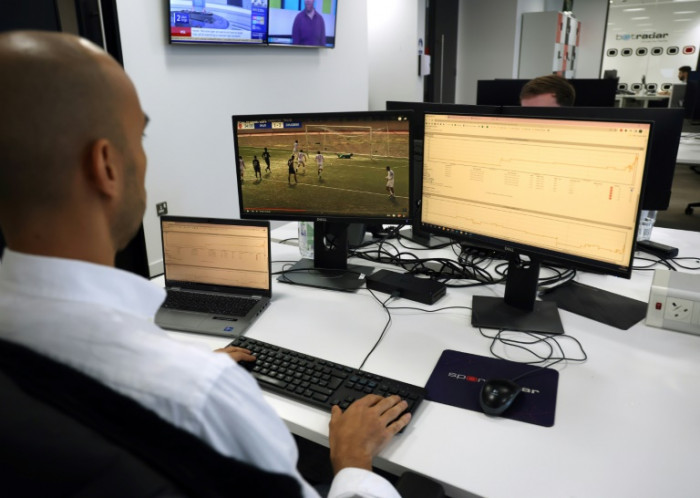 Hats off as intelligence operatives hound matchfixers - Vimarsana News