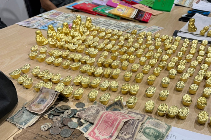 Chinese gangsters arrested for fake gold scam - Vimarsana News