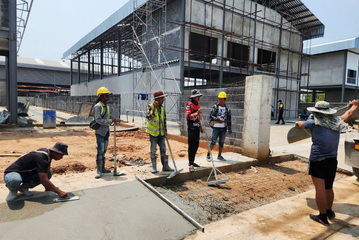 Chinese foreman and 23 Myanmar migrants arrested for illegal work - Vimarsana News