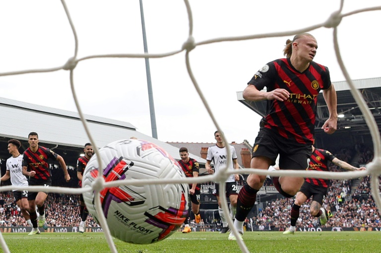 Man City back on top as Newcastle, Man Utd press top-four claims