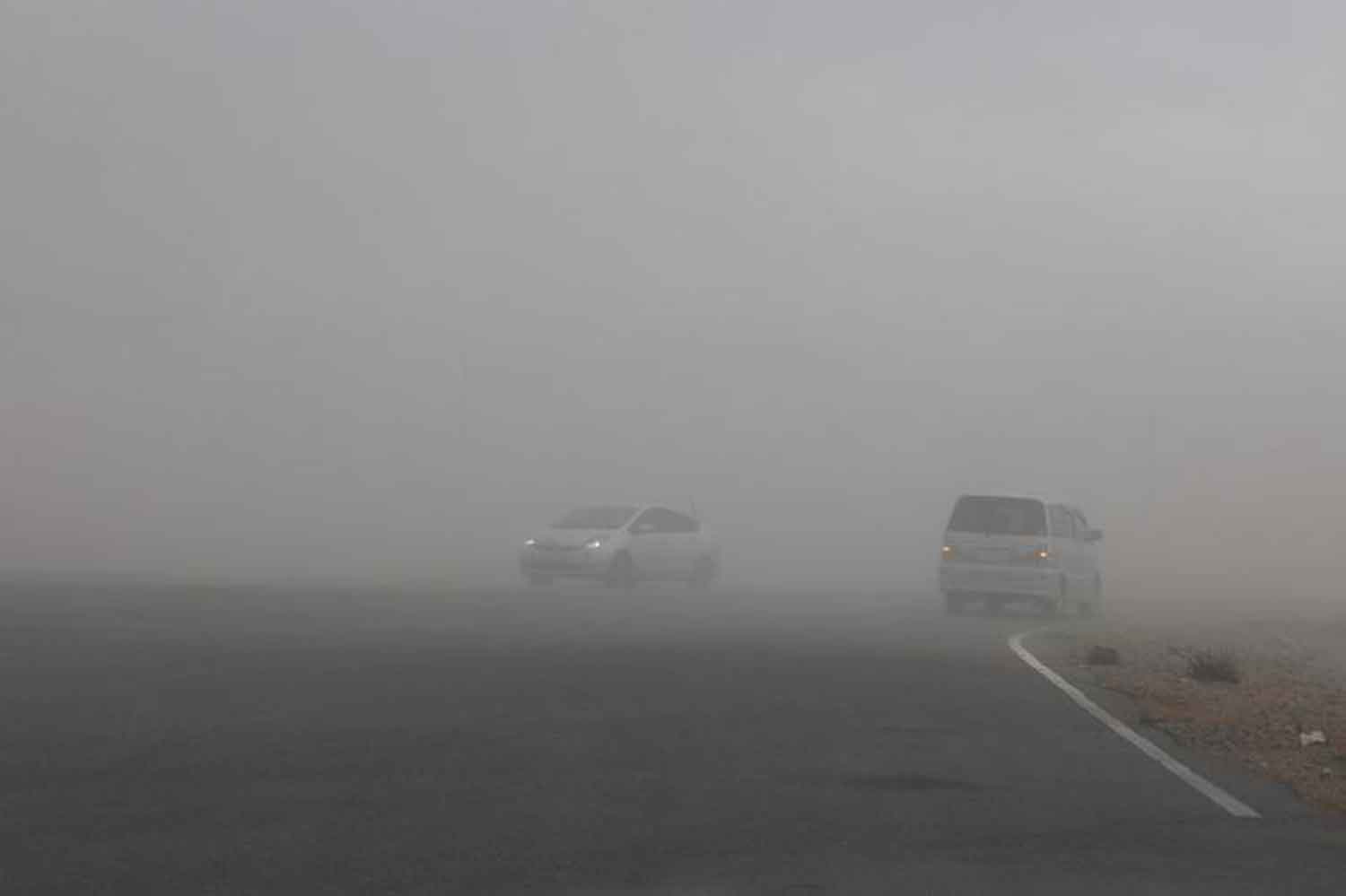 An intense dust storm hits the western Mongolian province of Khovd, causing poor road visibility, Aug 28, 2022. (Xinhua/Asigang)