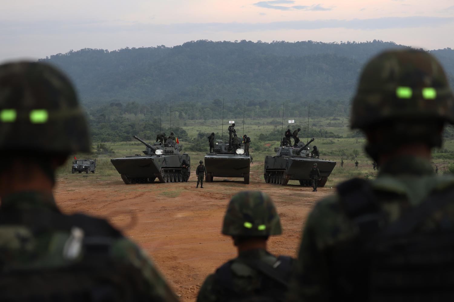 Conscripts receive training in a military exercise in Chanthaburi's Khao Khitchakut district, in this file photo taken in April last year. (Photo: Nutthawat Wicheanbut)