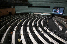 Senators slow to warm to Pita's PM bid Senators slow to warm to Pita's PM bid