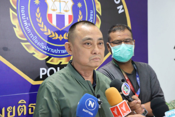 40 police transferred over 'bribe stickers' - Vimarsana News