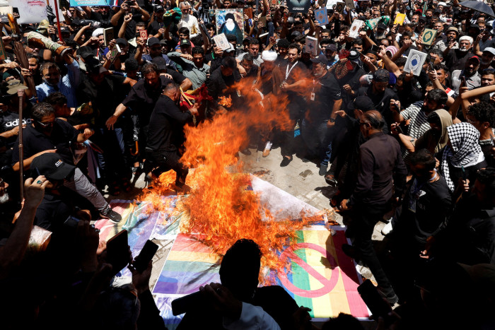 Iraqi protesters target Danish embassy