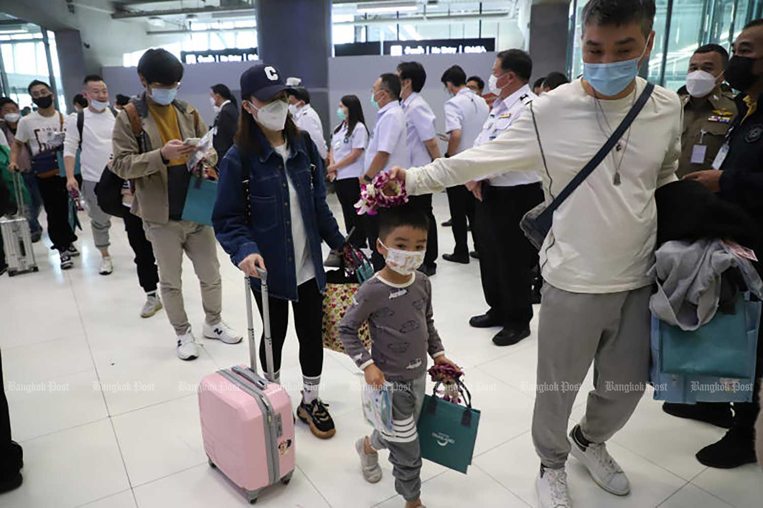 Chinese tourists arrive at Suvarnabhumi airport, Samut Prakan province, in January 2023. (Photo: Varuth Hirunyatheb)