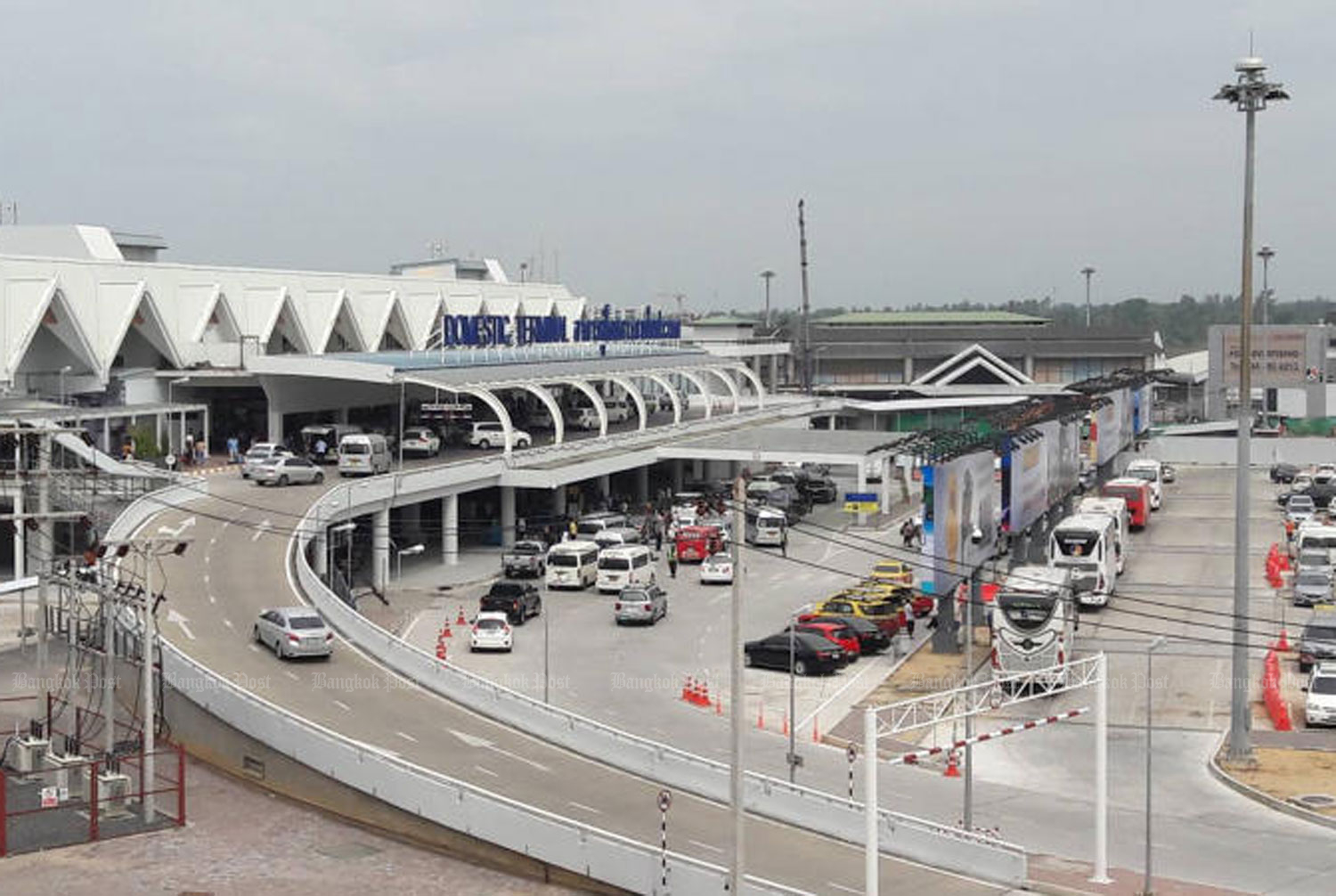 An exterior view of Phuket International Airport. (Photo: Achadthaya Chuenniran)