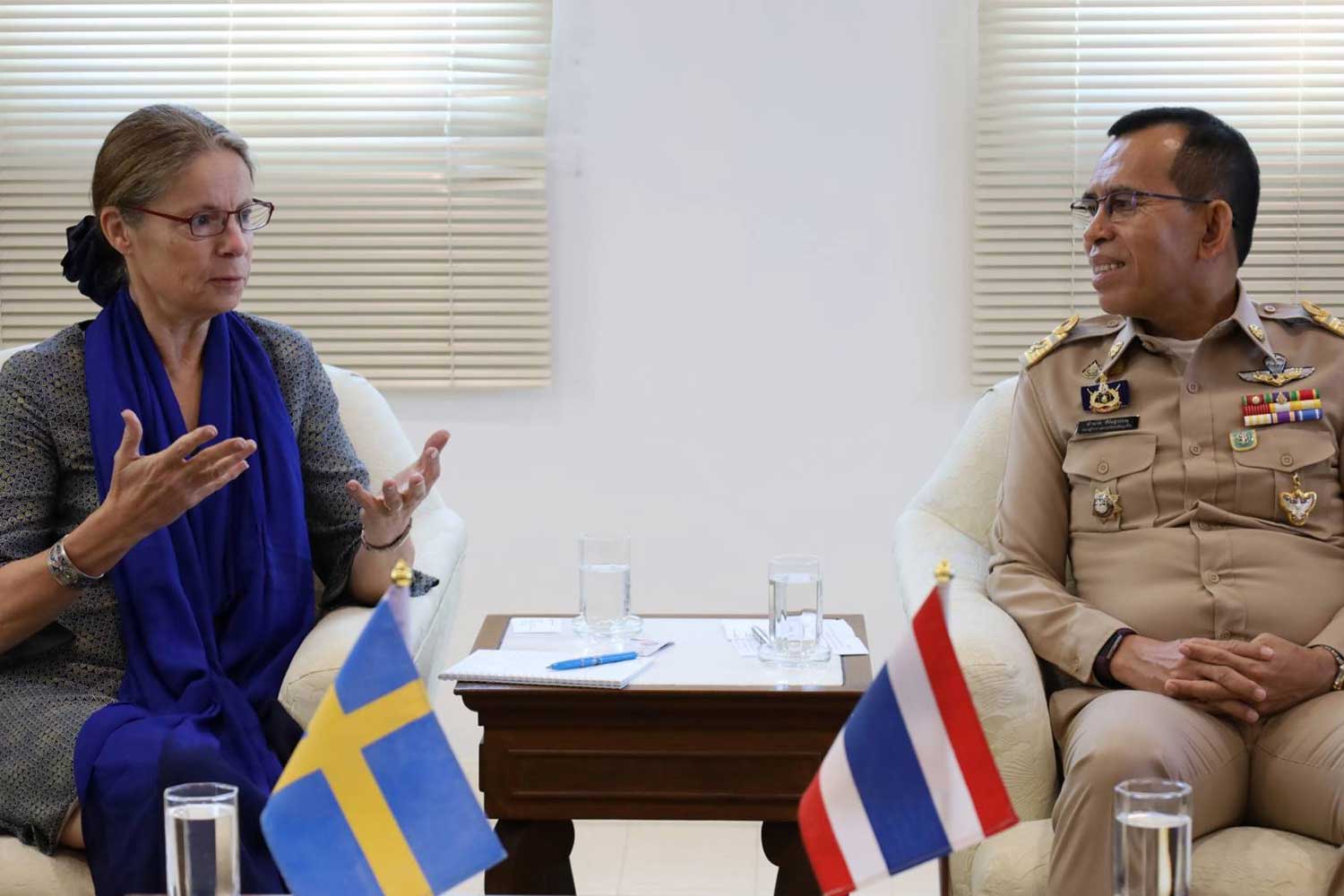 Phuket's deputy governor Amnuay Pinsuwan, right, welcomes Swedish Ambassador to Thailand Anna Hammargren at City Hall on Monday. (Photo: Achadthaya Chuenniran)