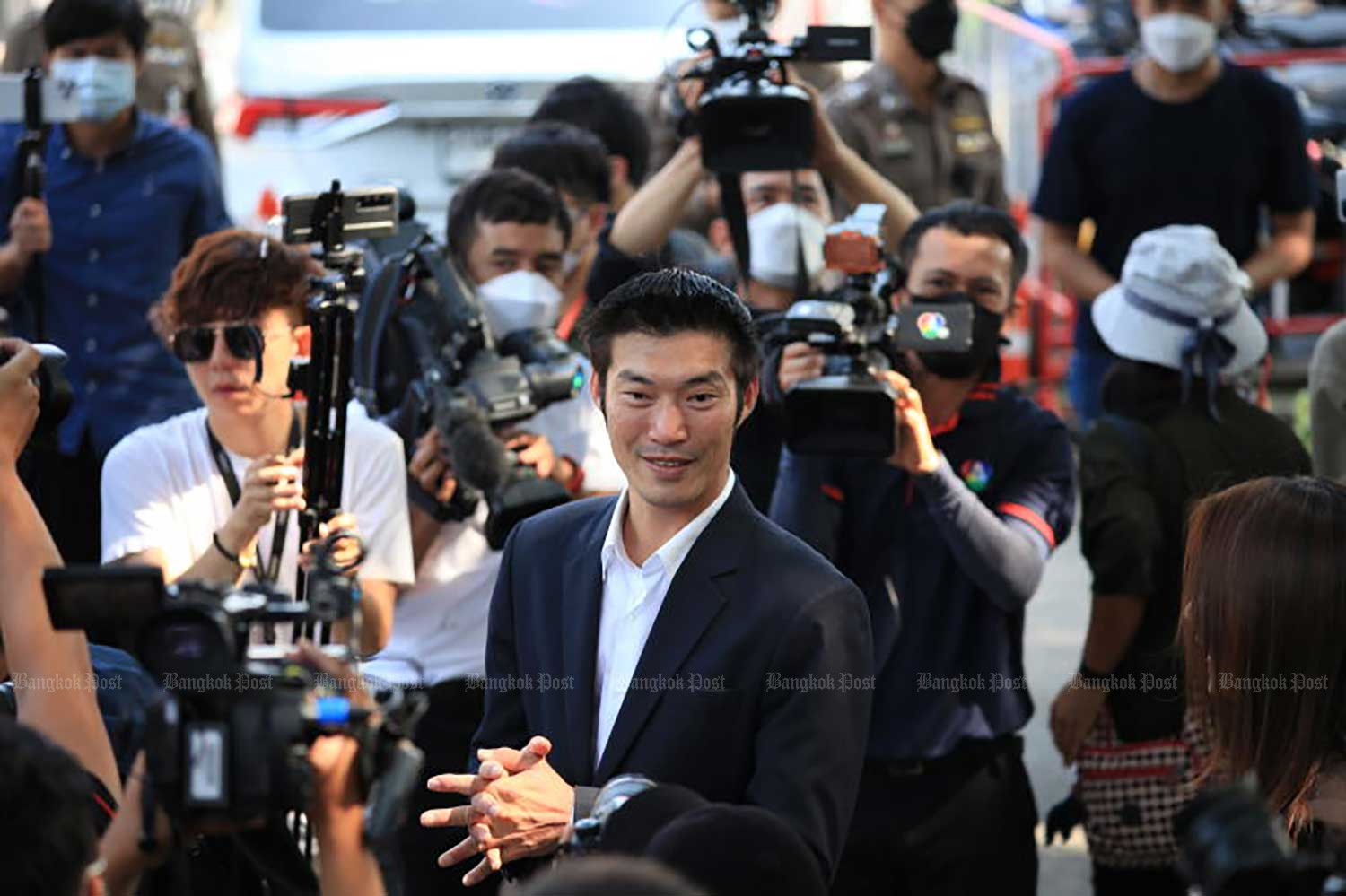 Thanathorn confirms chinwag with Thaksin in HK