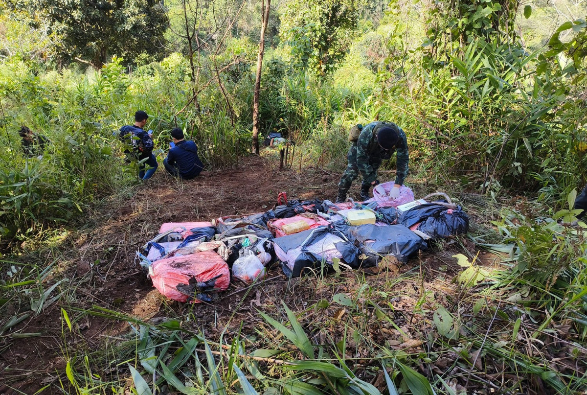 Bangkok Post - Two suspected drug smugglers killed