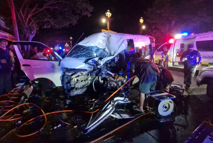 Passenger killed, 15 injured in van crash Bangkok Post Learning - Learn ...