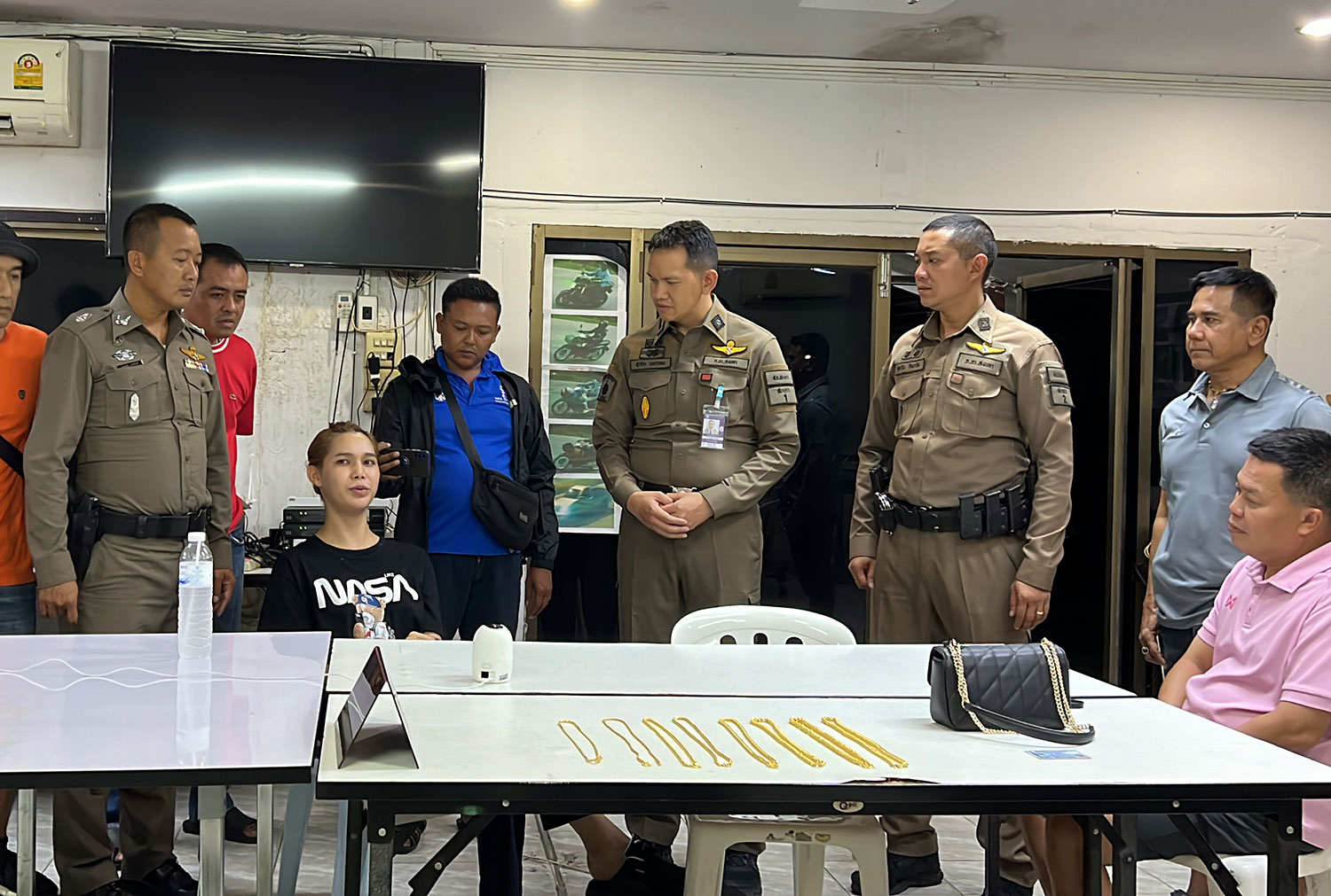 Bangkok Post - Gold shop suspect: Robbery to fund retribution against ...