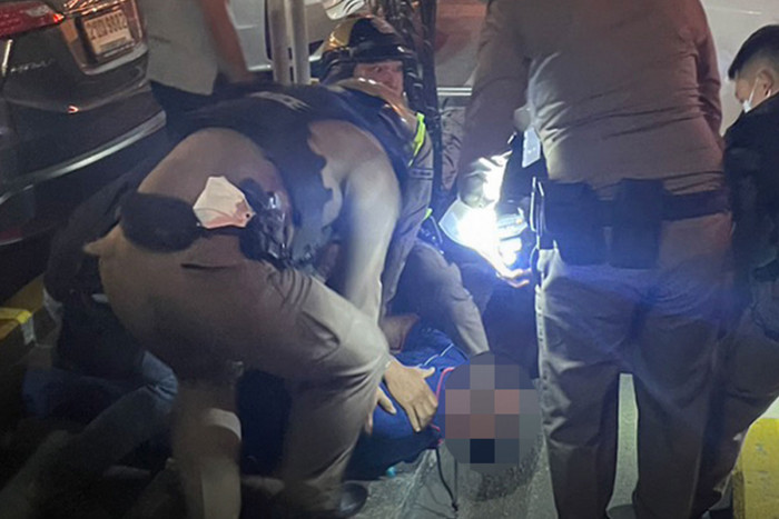 Bangkok Post - Man arrested for 'accidentally' shooting another driver