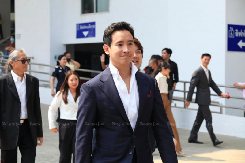 Pita Limjaroenrat, chief adviser to the Move Forward Party, appears at the Pathumwan District Court on Monday after hearing its ruling on his participation in a flash mob protest in 2019. (Photo: Apichart Jinakul)