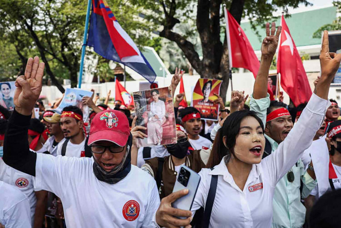 Bangkok Post - PM warns Myanmar nationals over illegal entry