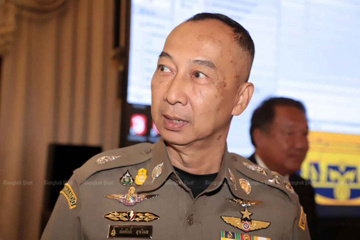 Bangkok Post - Many cops in serious debt