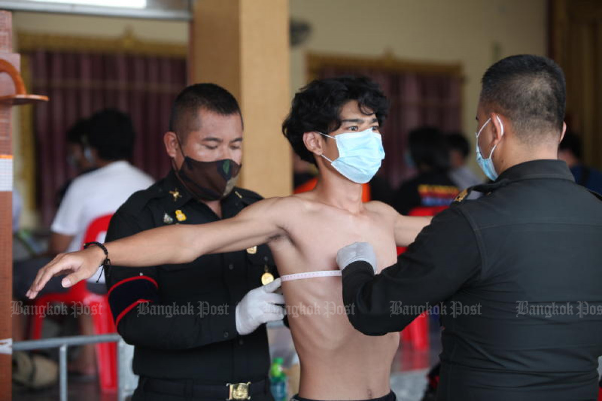 Bangkok Post - Video shows conscript's life as officer's servant