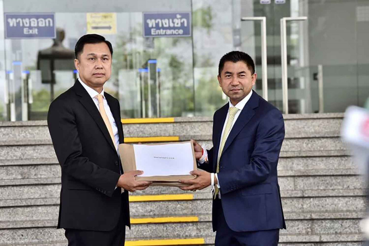 Bangkok Post - ‘Big Joke’ drops complaint against PM