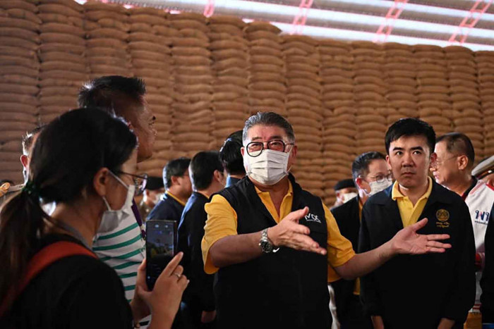 Bangkok Post - Push to sell old rice raises questions - Vimarsana News
