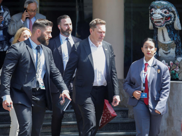 Bangkok Post - Indonesia minister says Musk to consider offer to build EV battery plant in country - Vimarsana News