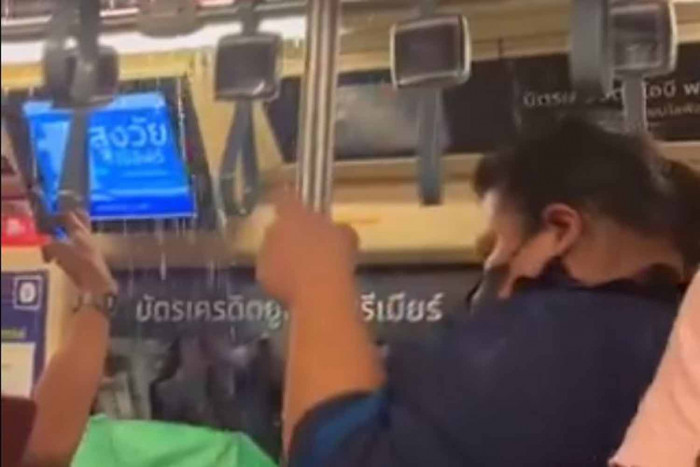 Bangkok Post - Bangkok train water leak due to clogged A/C - Vimarsana News