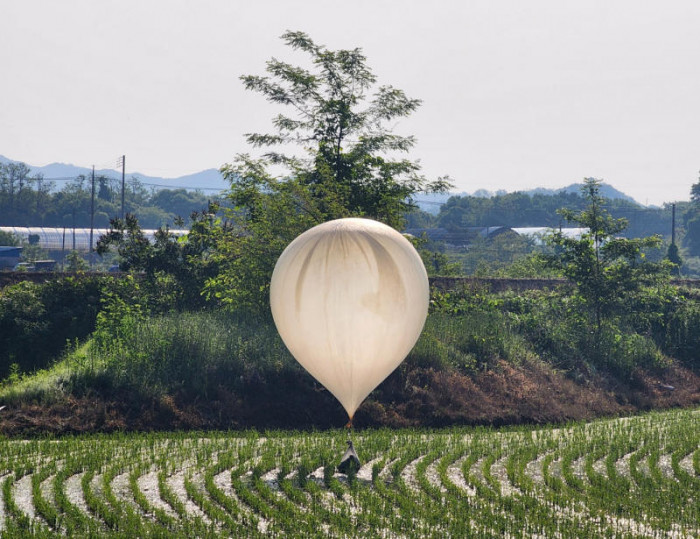 Bangkok Post - North Korea sends balloons of "faeces, trash" into South - Vimarsana News