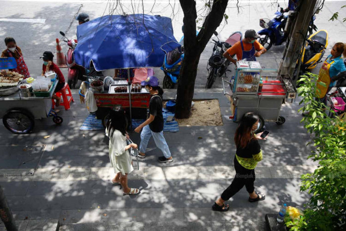 Bangkok Post - Bangkok street vendors urged to register for tax system - Vimarsana News