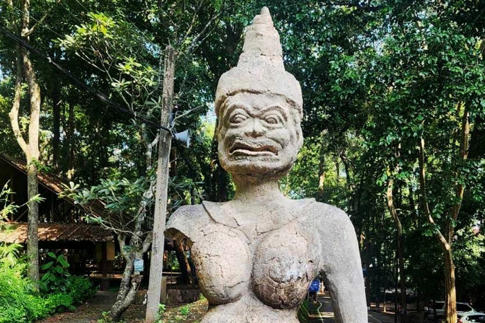 Bangkok Post - Dept goes on defensive over statues - Vimarsana News