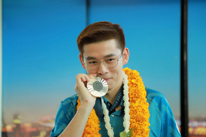 Badminton star receives hero’s welcome