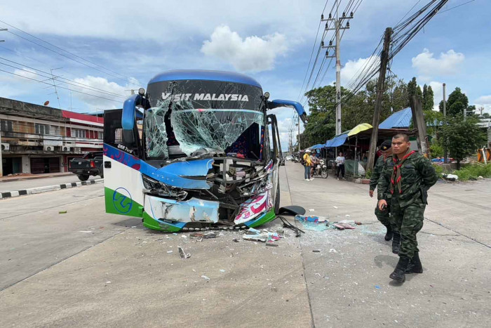 17 hurt as tour bus hits truck Bangkok Post Learning - Learn English ...