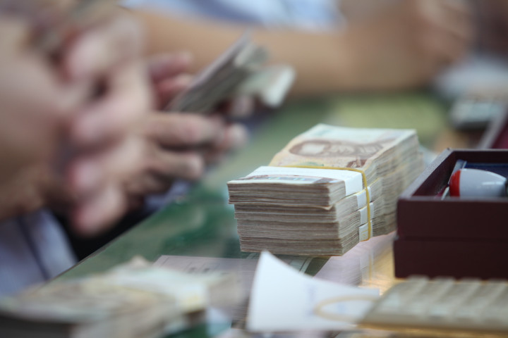 Baht gain likely if central bank leaves rate unchanged