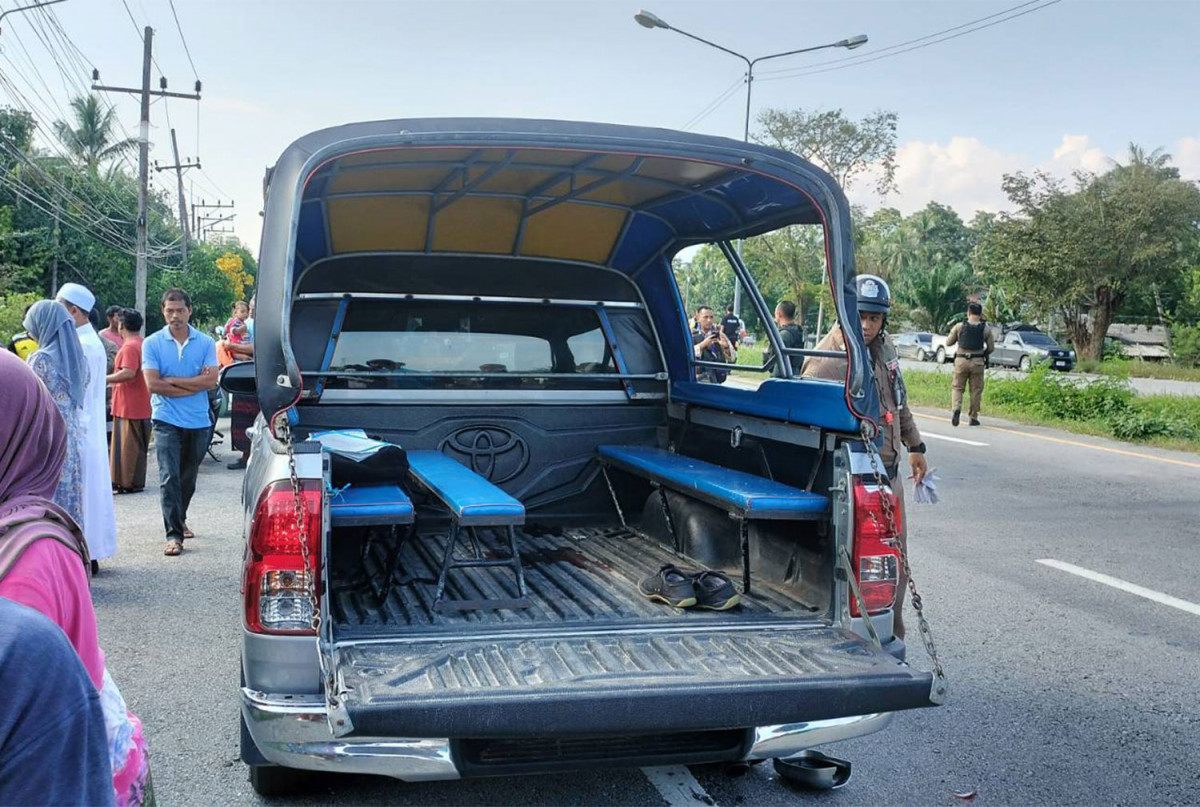 Bangkok Post - 2 students killed, 12 hurt as truck hits school pickup
