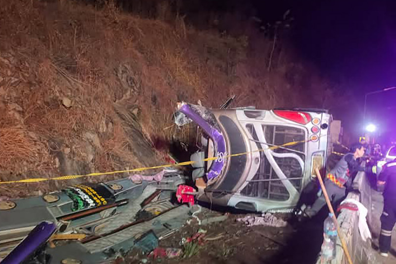 Bangkok Post - 19 killed, 30 injured in study tour bus crash