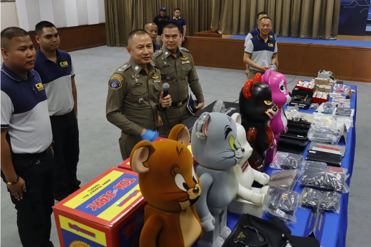 Bangkok Post - Police bust billion-baht gambling site, multiple arrests