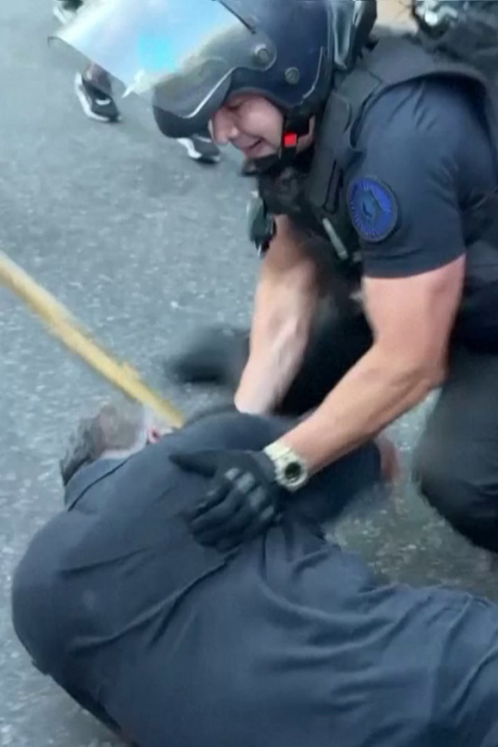 Clashes break out at Argentina protest supporting retirees