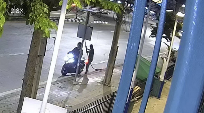 Bangkok Post - Bangkok cable thieves shocked in the act