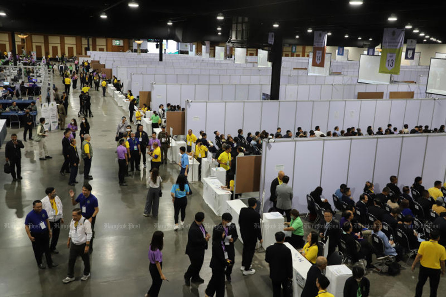 Senate candidates gather for the final round of voting in Nonthaburi province on June 26 last year. (Photo: Varuth Hirunyatheb)