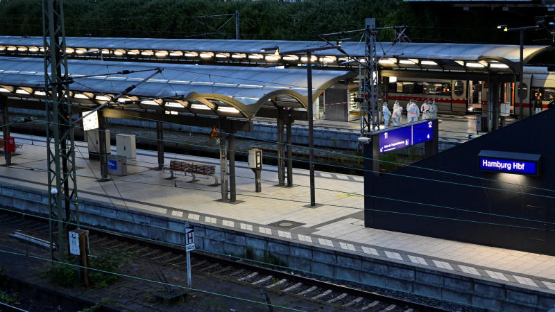 A view shows Hamburg's main train station, after several people were injured in a knife attack, in Germany, on Friday. (Photo: Reuters)