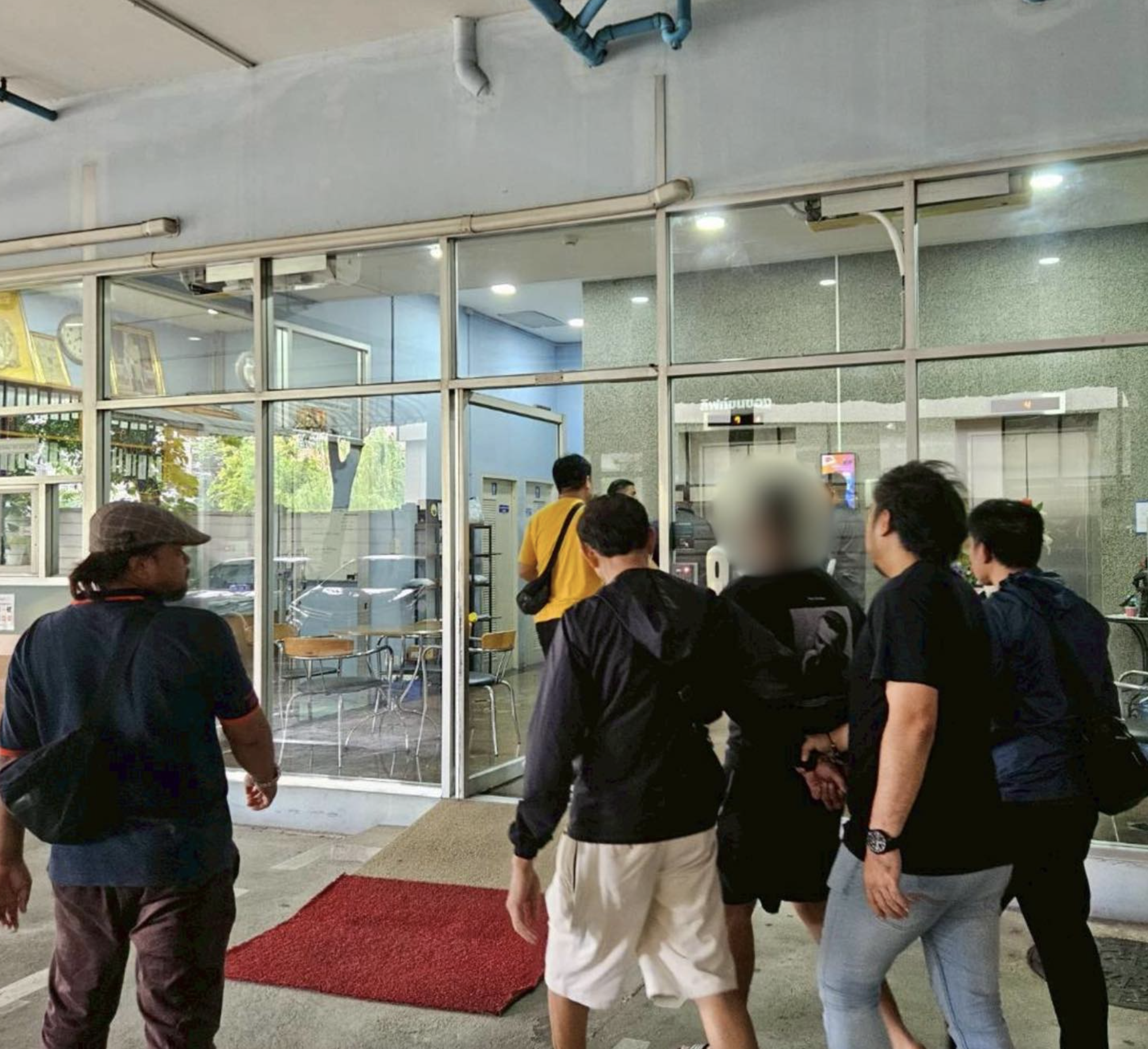 Bangkok Post - Bangkok armed robbery suspect ‘hit 6 currency exchanges’