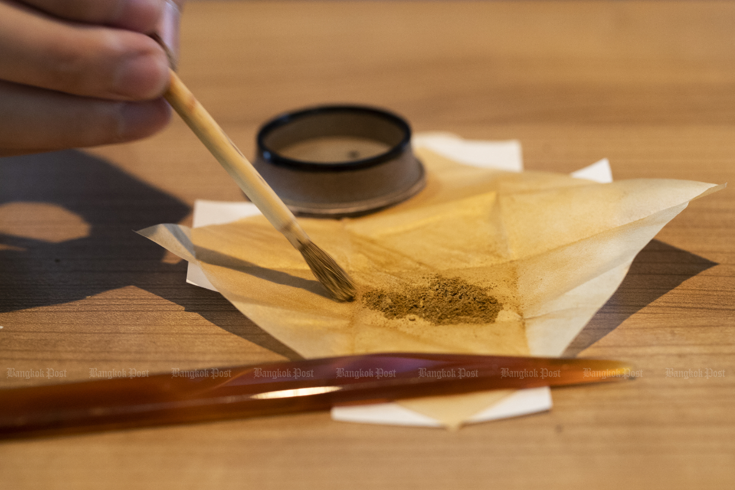 Gold powder used for kintsugi repair.