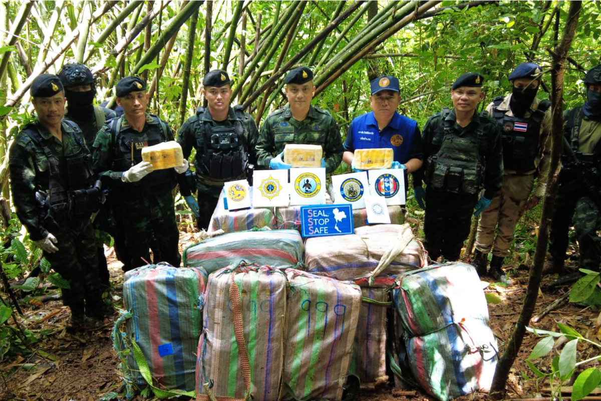 Bangkok Post - Drug trafficker killed in clash, 4.2m pills seized