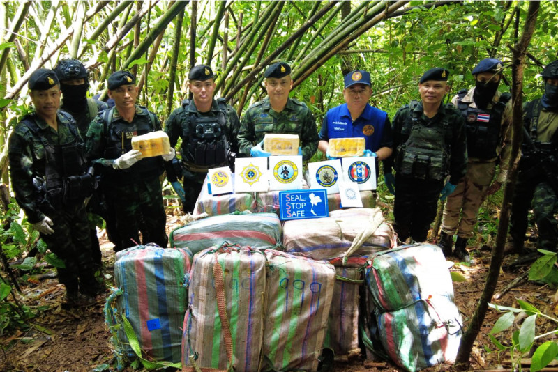 Bangkok Post - Drug trafficker killed in clash, 4.2m pills seized