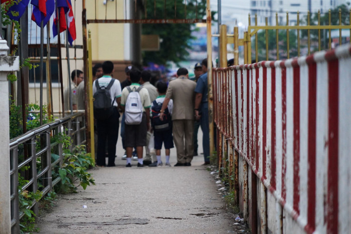 Bangkok Post - Border open times in Sa Kaeo extended for Cambodian students